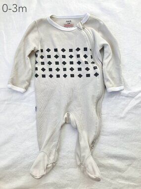 (🎨$3 PLAY) Nanit 0-3 Months Baby Infant Light Grey Zip Sleeper Neutral